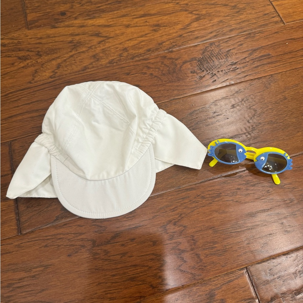 Koala Kids White Sun Hat w/ ear & neck flap and fish sunglasses 18-24 months/2T